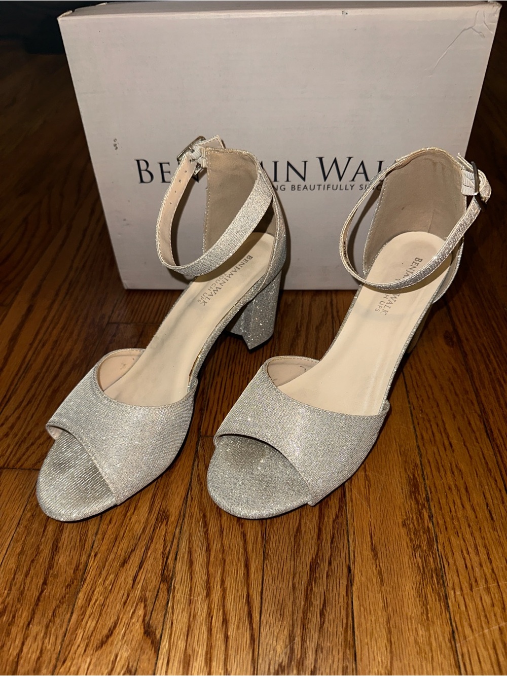 Benjamin Walk Amaya Size 8.5W